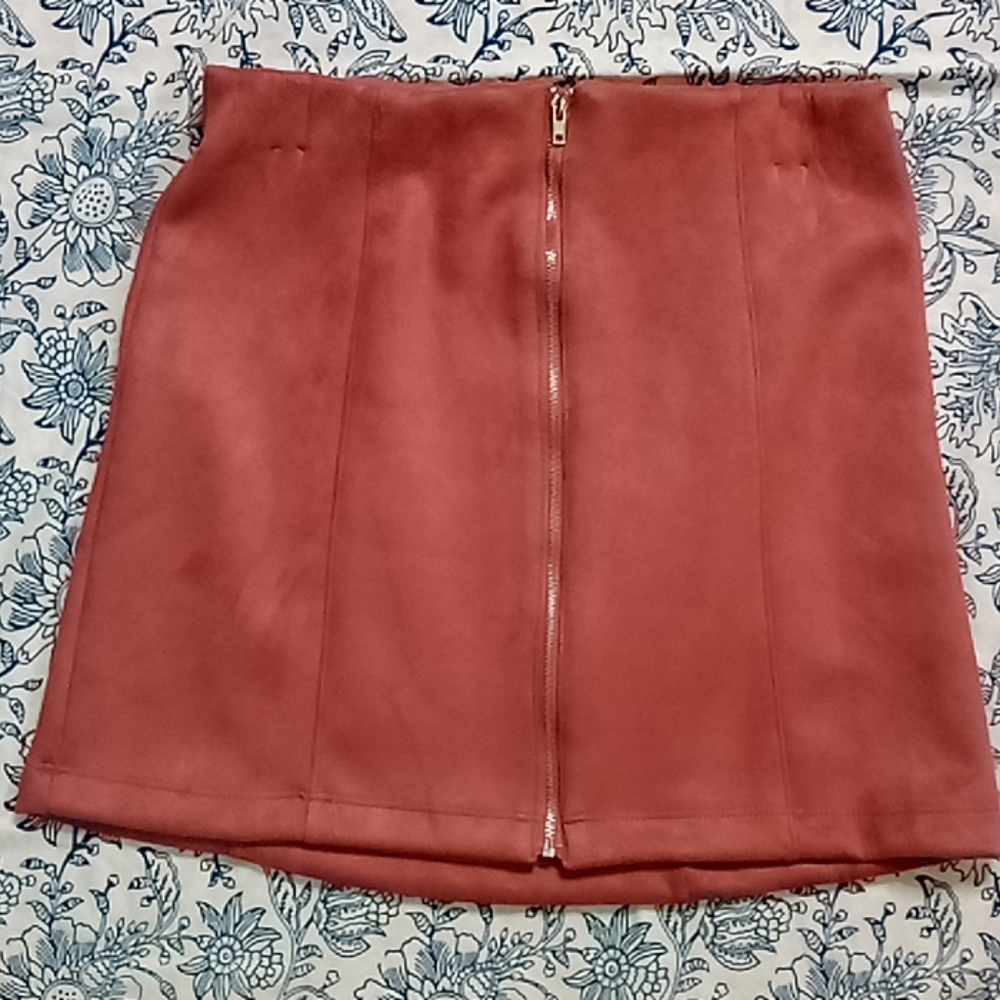 Mauve zippered mini skirt